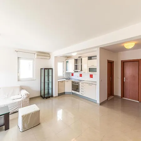 Stunning In * Макарська