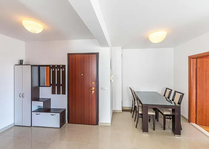 Apartment Stunning In *