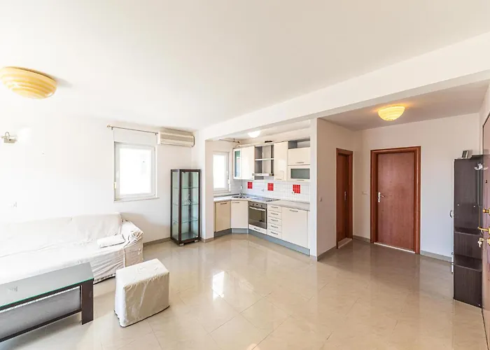 Stunning In * Makarska